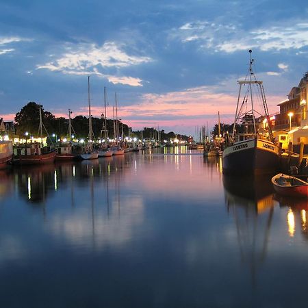 Strandmuschel, ca 100m z. Alten Strom Rostock Exterior foto